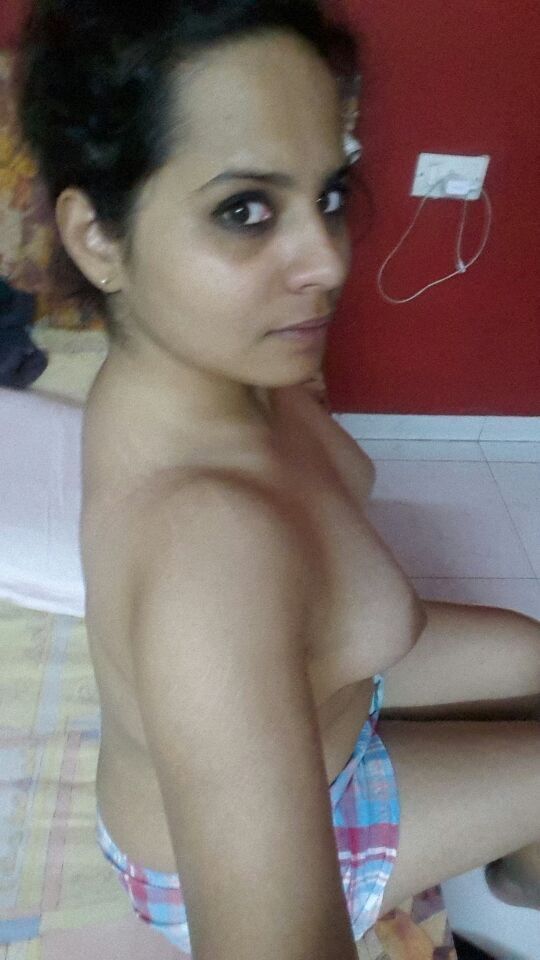 Indian sexy tamil housewife with